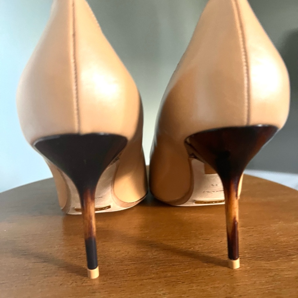 Burberry “Mawdesley” Tan Leather Heels - Picture 7 of 10
